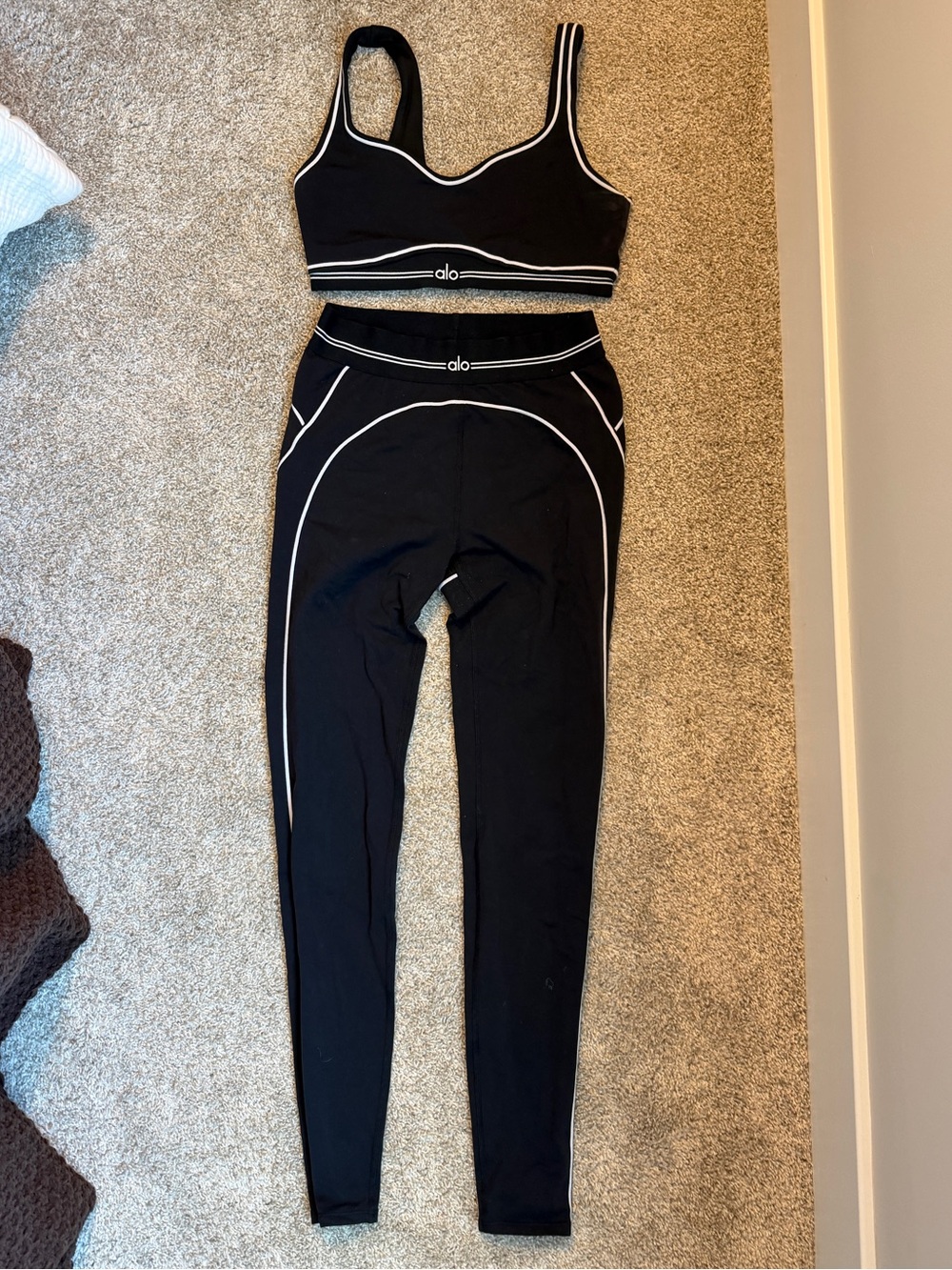 ALO Yoga Heart Throb Set